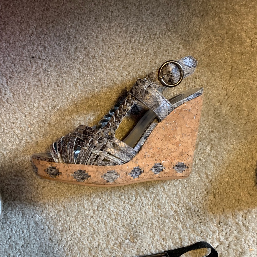 Woman’s wedge sandal
